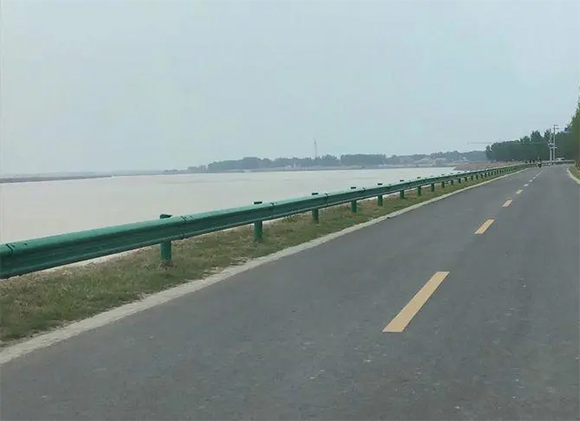 防撞波形護欄